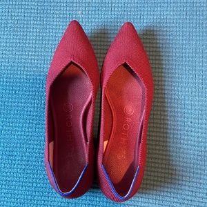 Size 7 Rothy’s the point in dark red